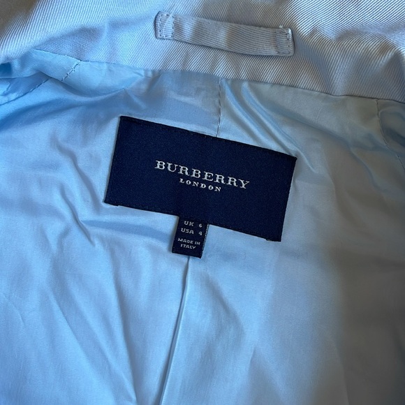 Burberry mini skirt with matching jacket - Picture 2 of 10